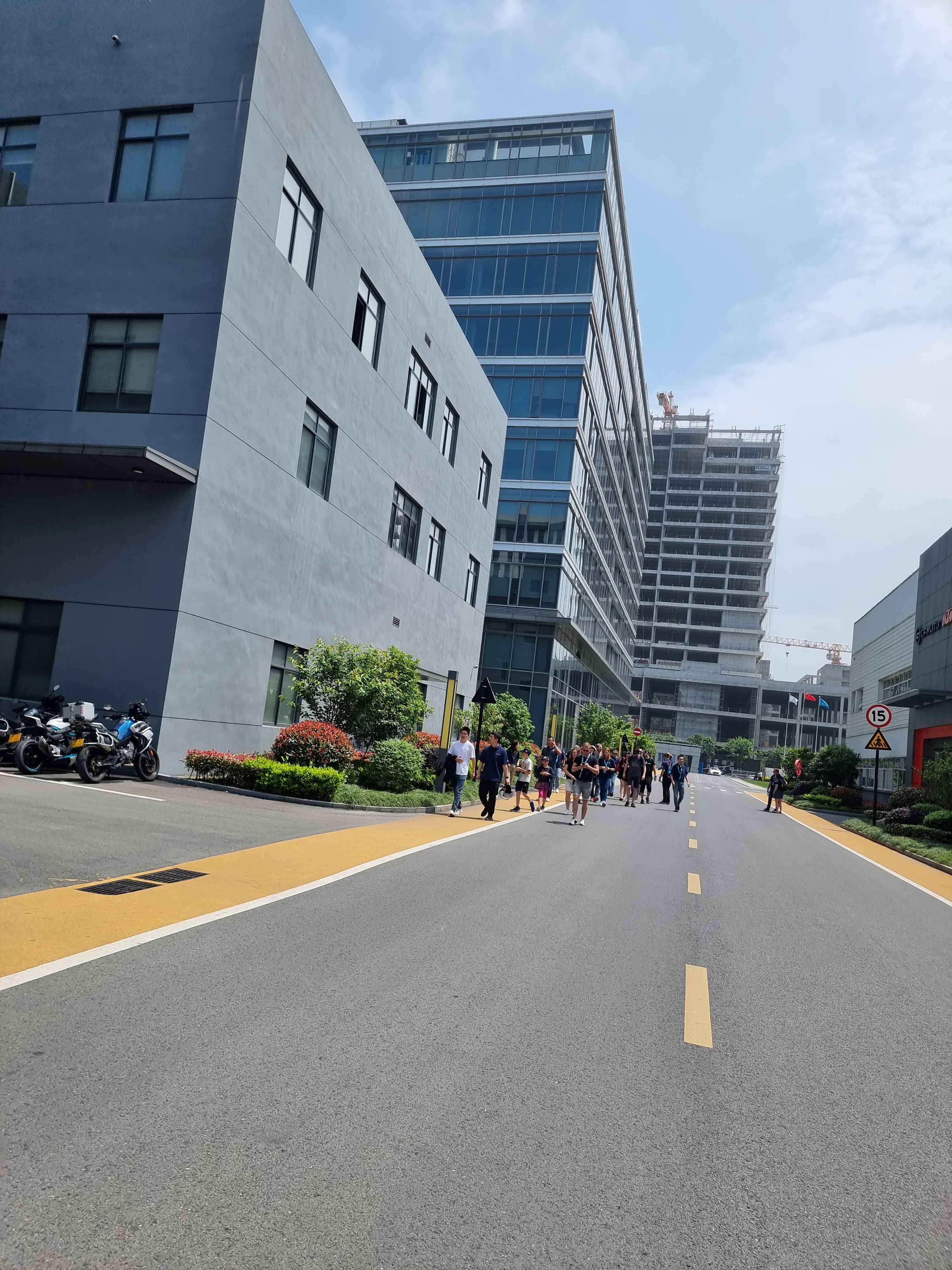 ktm-cfmoto-tovarna-cina-hangzhou